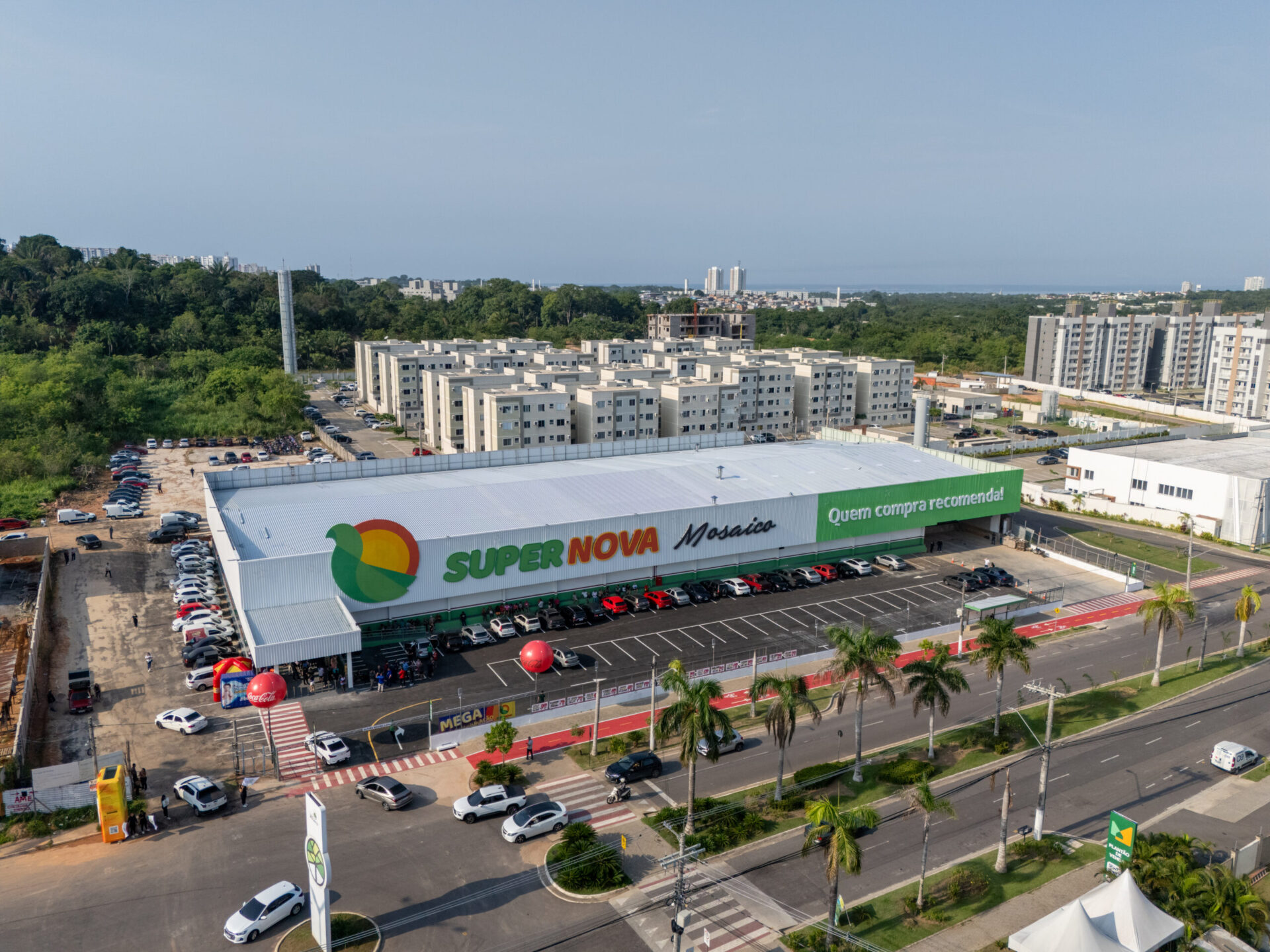 Confira como foi a inauguração do primeiro supermercado do nosso bairro